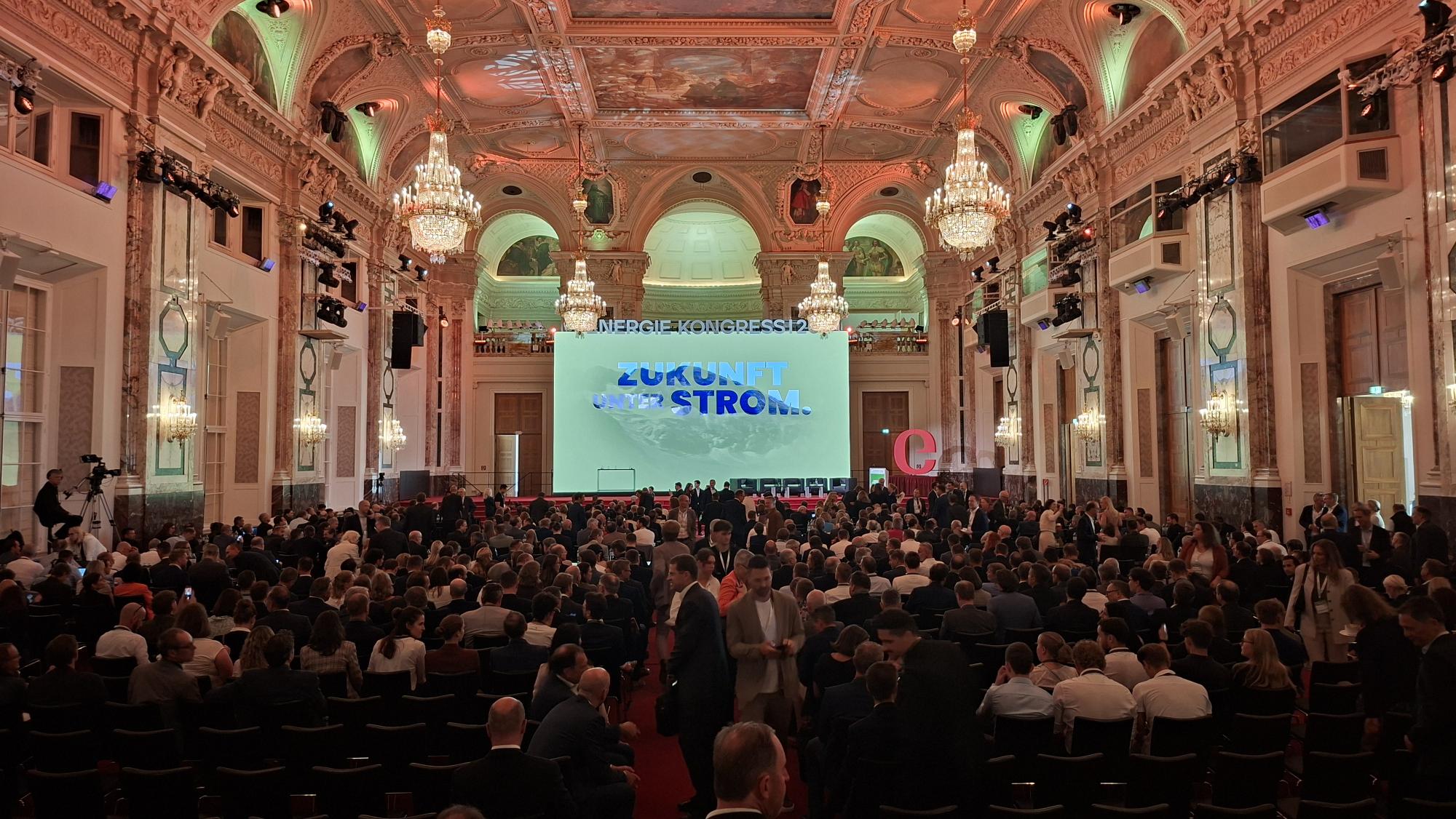 Hofburg Saal beim Österreichischen Energiekongress 2026 gefüllt mit Leuten
