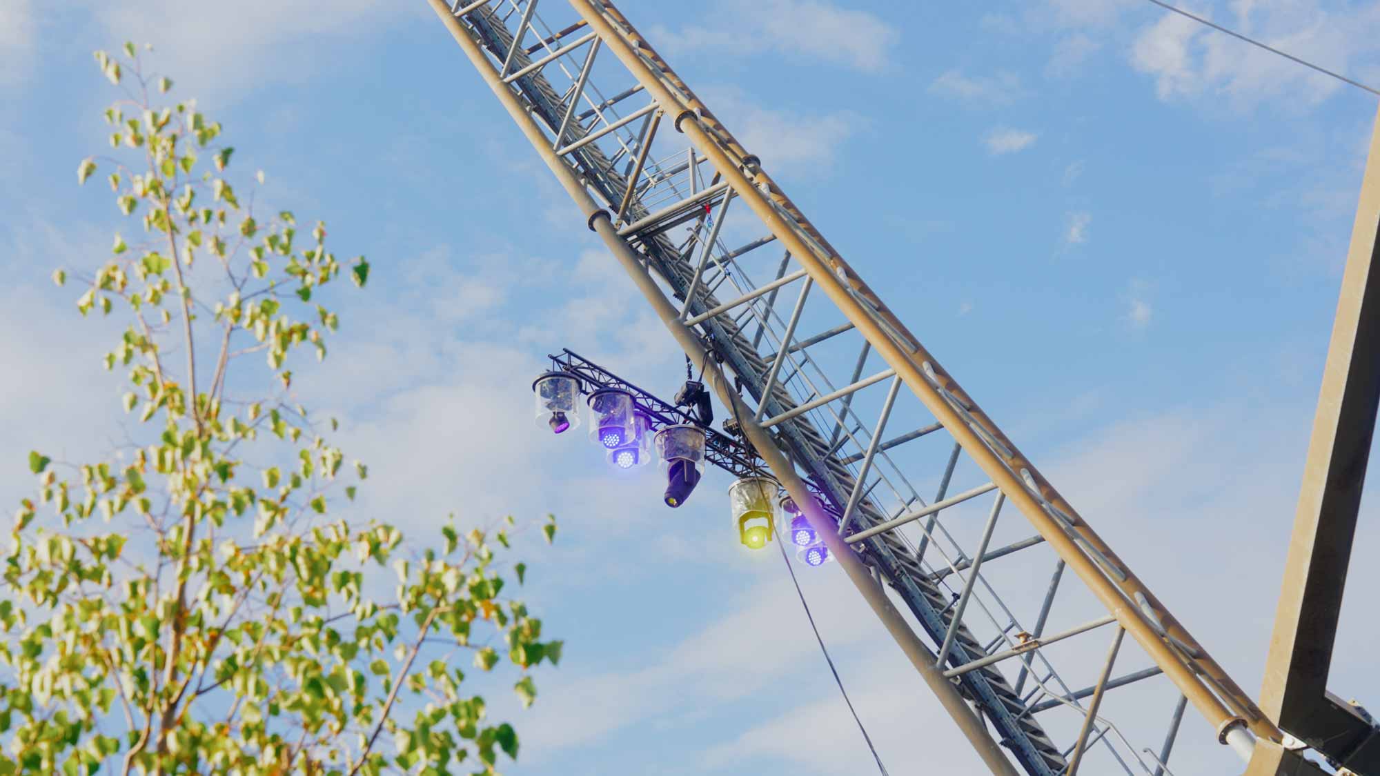 Crane setup with lights for a strategic filmproduction, enhancing filmcampaigns, advertising, and storytelling visuals, steigerwaldstadion