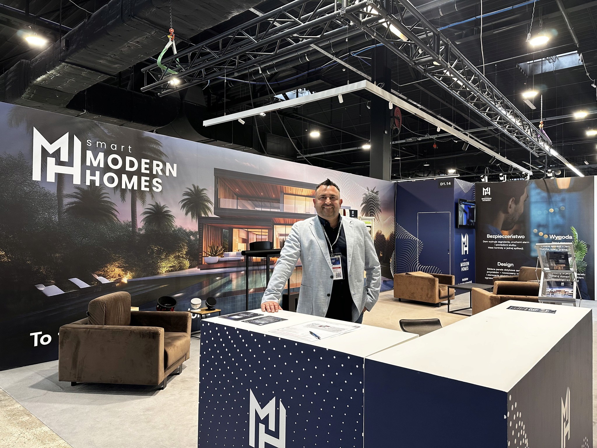 Owner of Smart Modern Homes