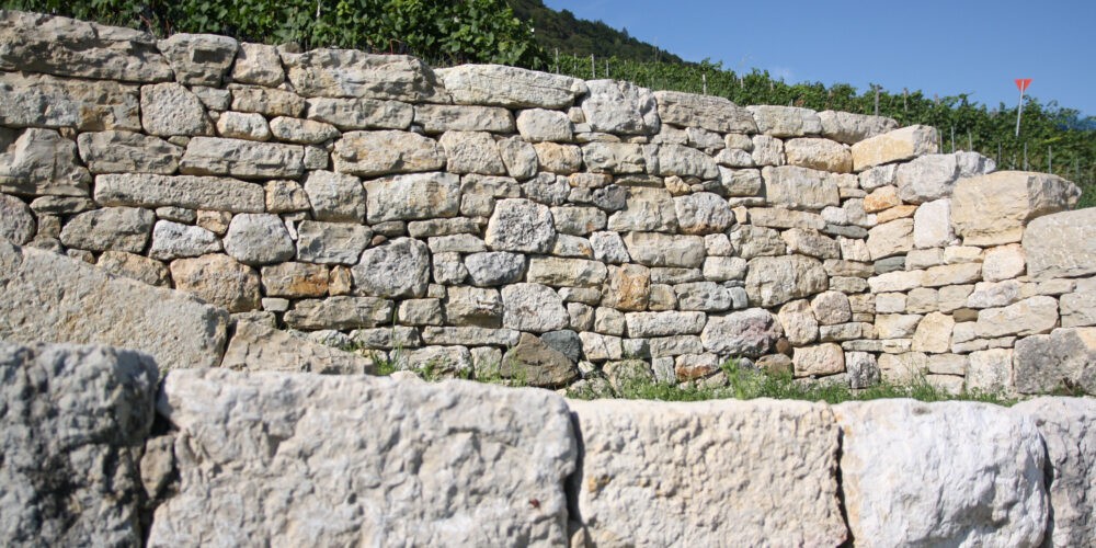 Trockenmauerkunstwerk Trockensteinmauer von Thomas Murkowsky