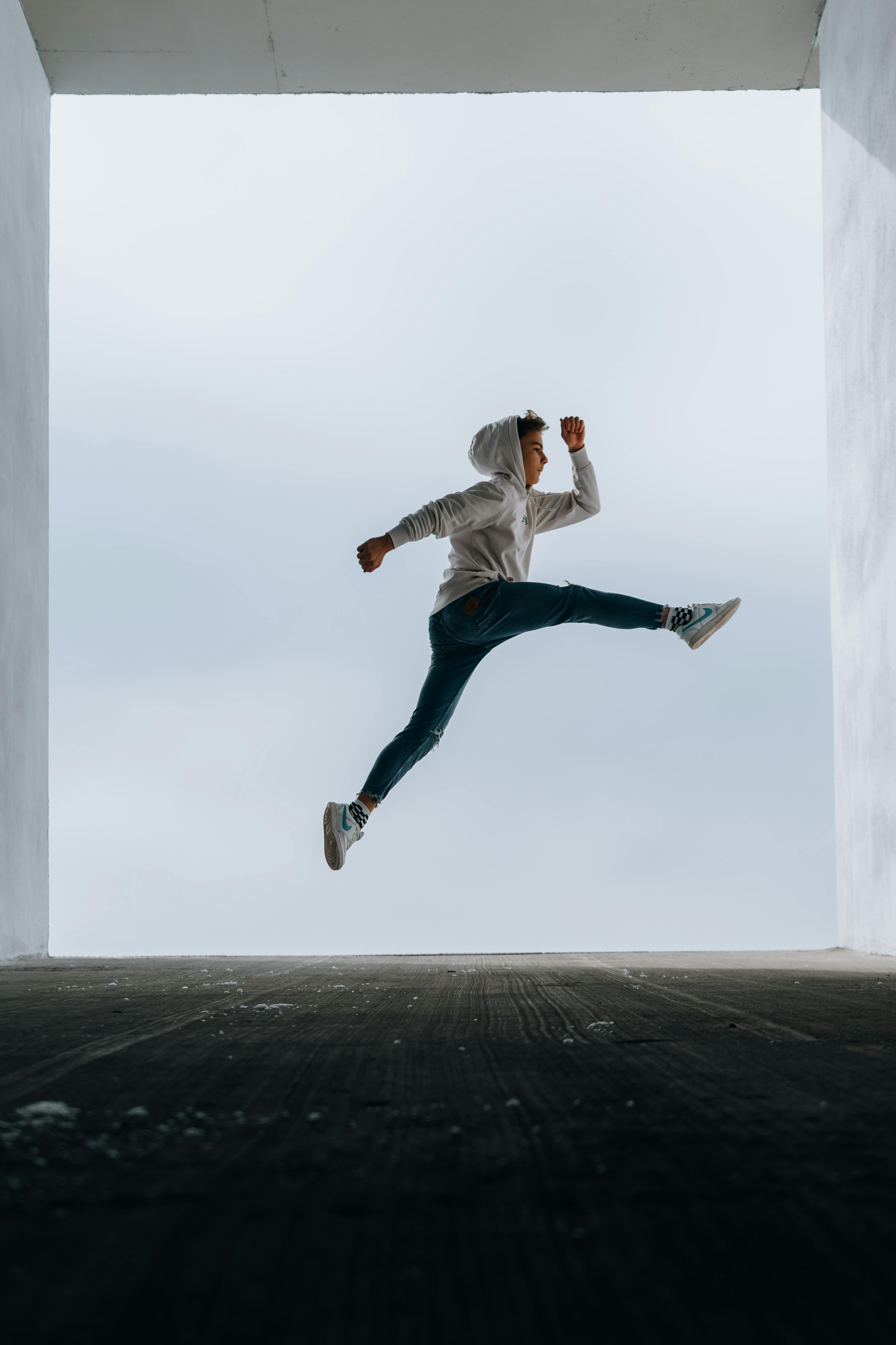 creative mid-jump photograph