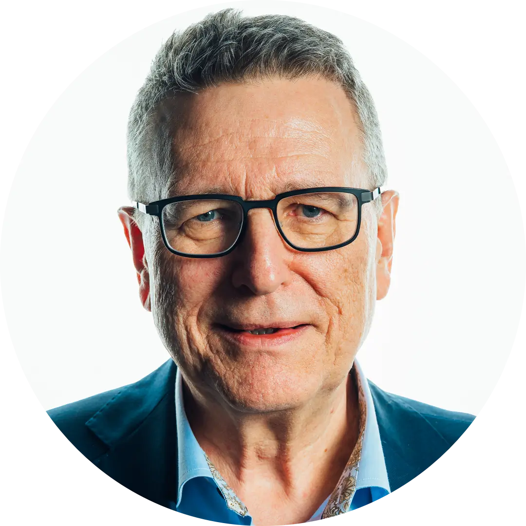 smilende ansatt i Procano