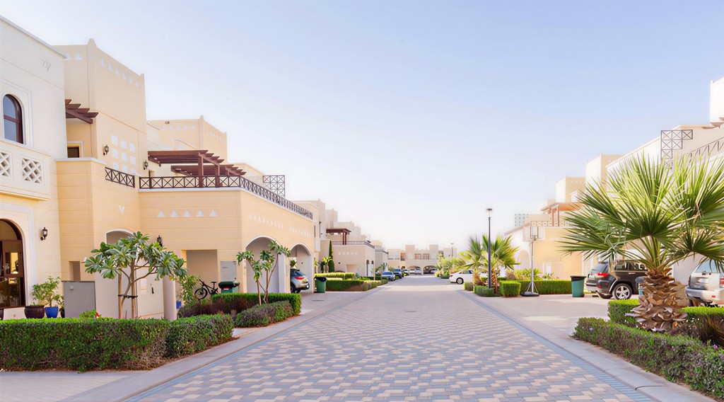 Surrounded by mature and well-integrated developments, Mudon benefits from a strong neighborhood network and excellent accessibility.