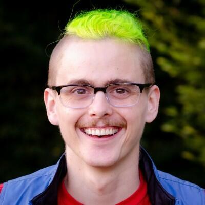 woman on focus photography