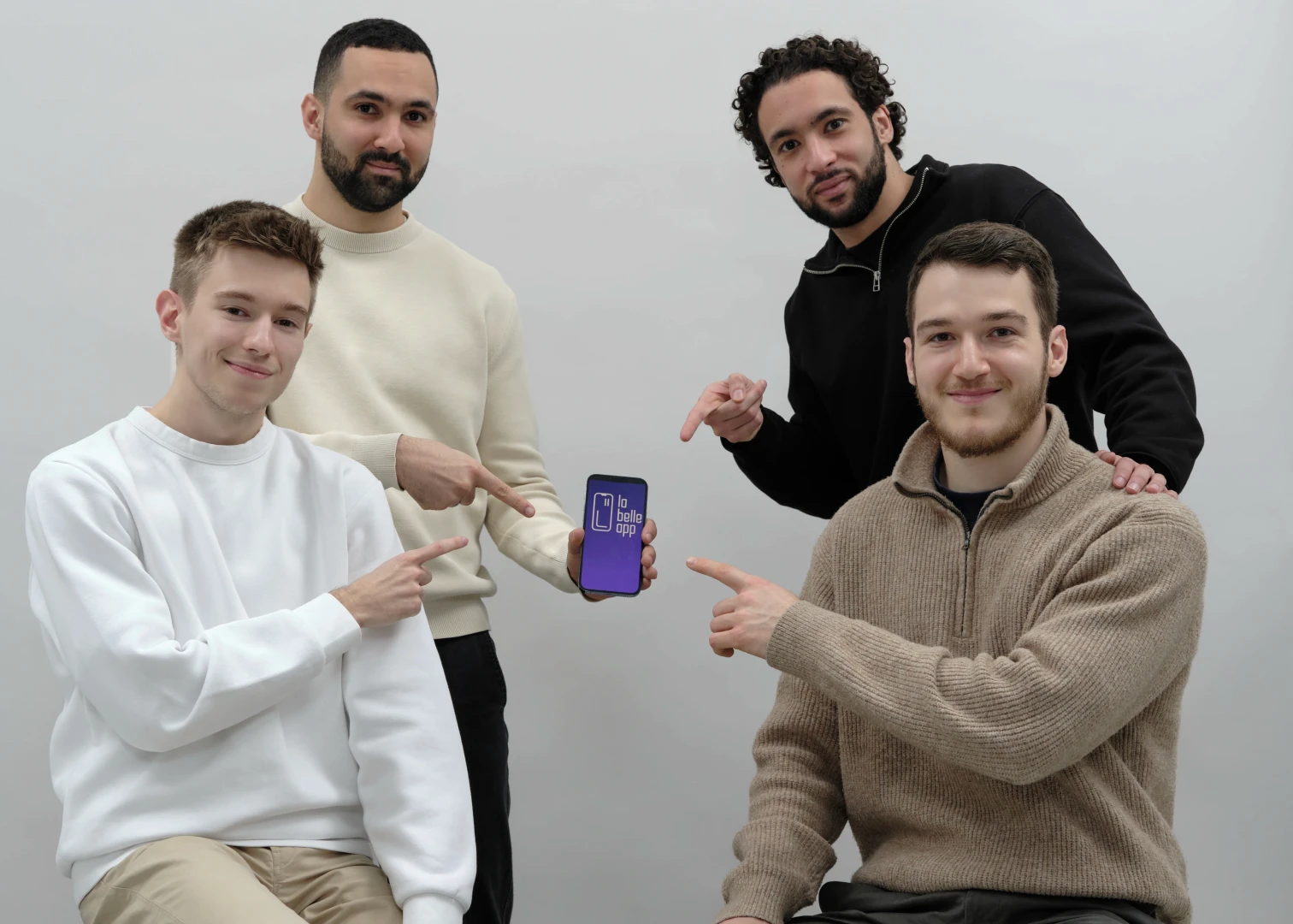 L'équipe de développeurs et designers de l'agence LaBelleApp à votre service