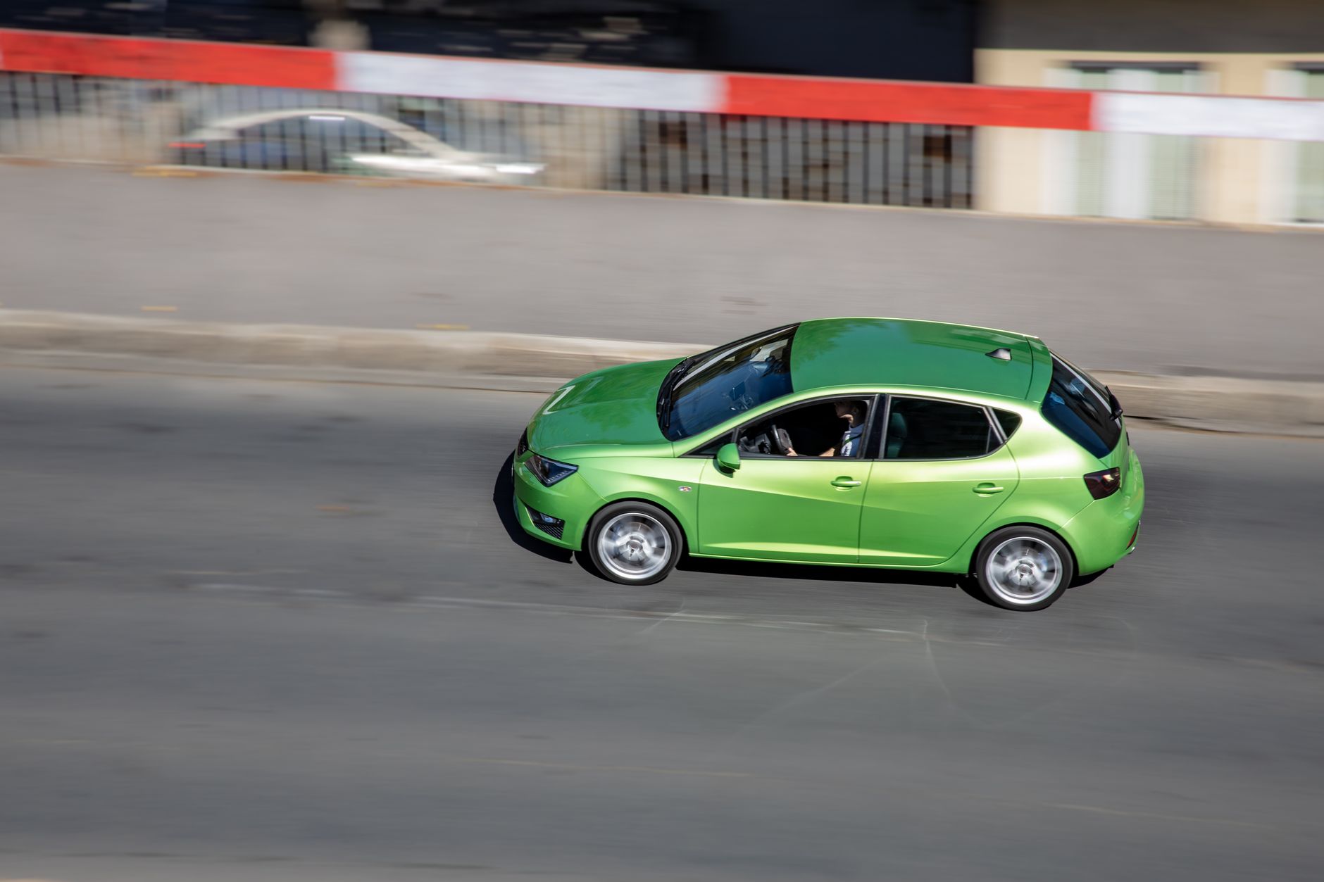 Gasolina nas alturas: por que 87% dos motoristas já pensam em ter um carro elétrico