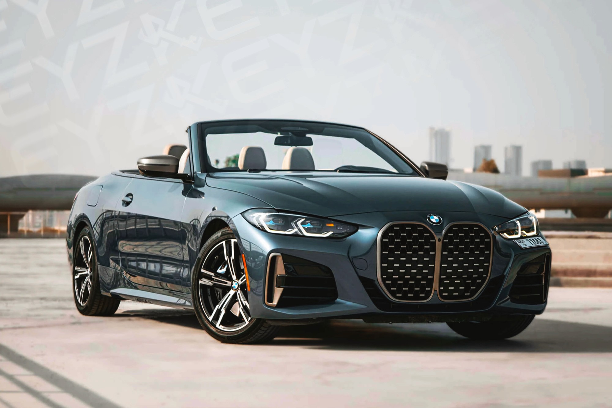 Vue extérieure BMW M440i Cabriolet Bleu – Location Sportive à Dubaï | Keyz Rent