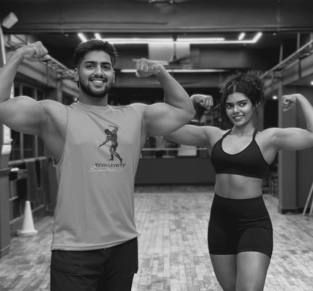 A woman using dumbell for working out