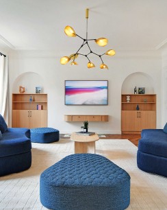 Living room of a mobility lease apartment in Paris