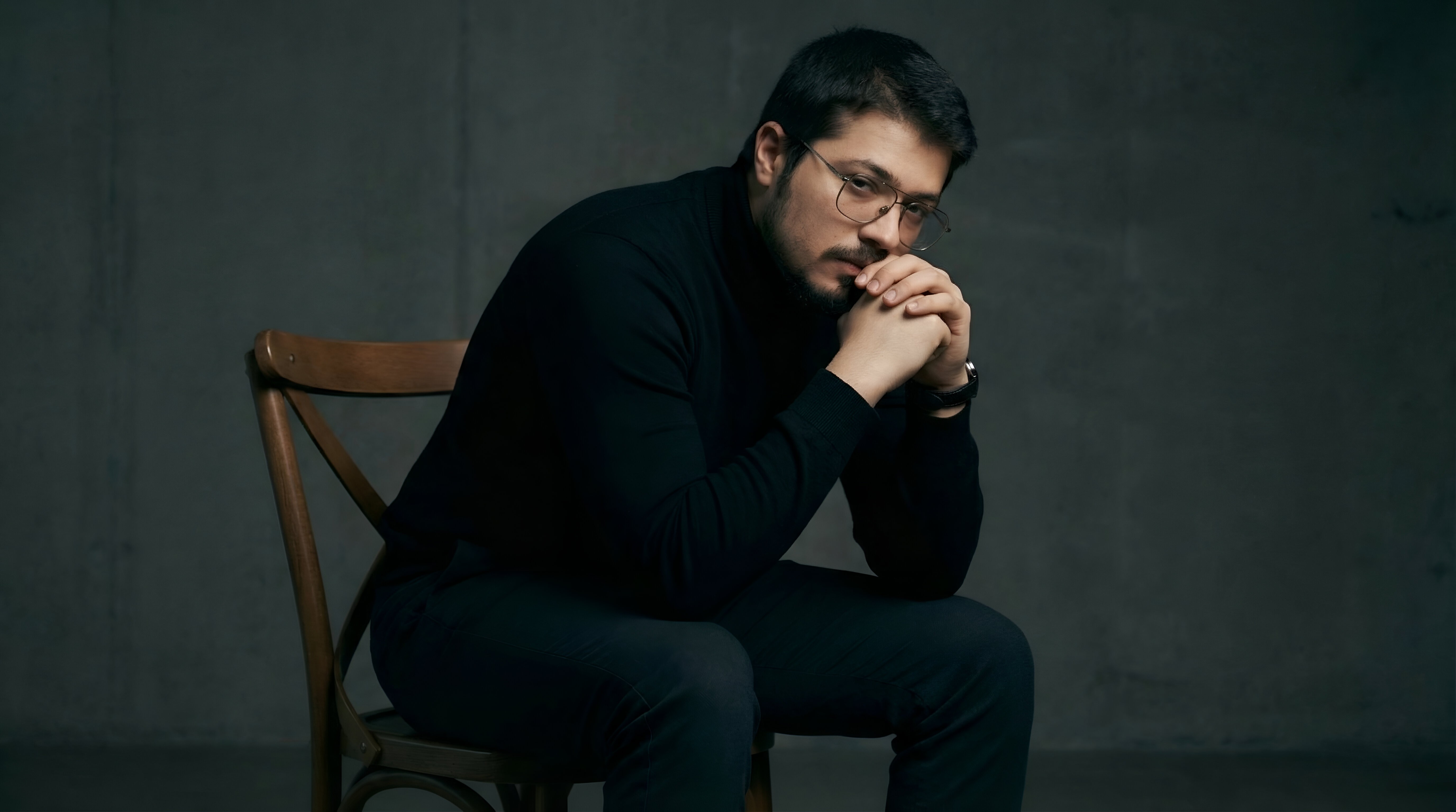 A Gaze of Confession: Eraj