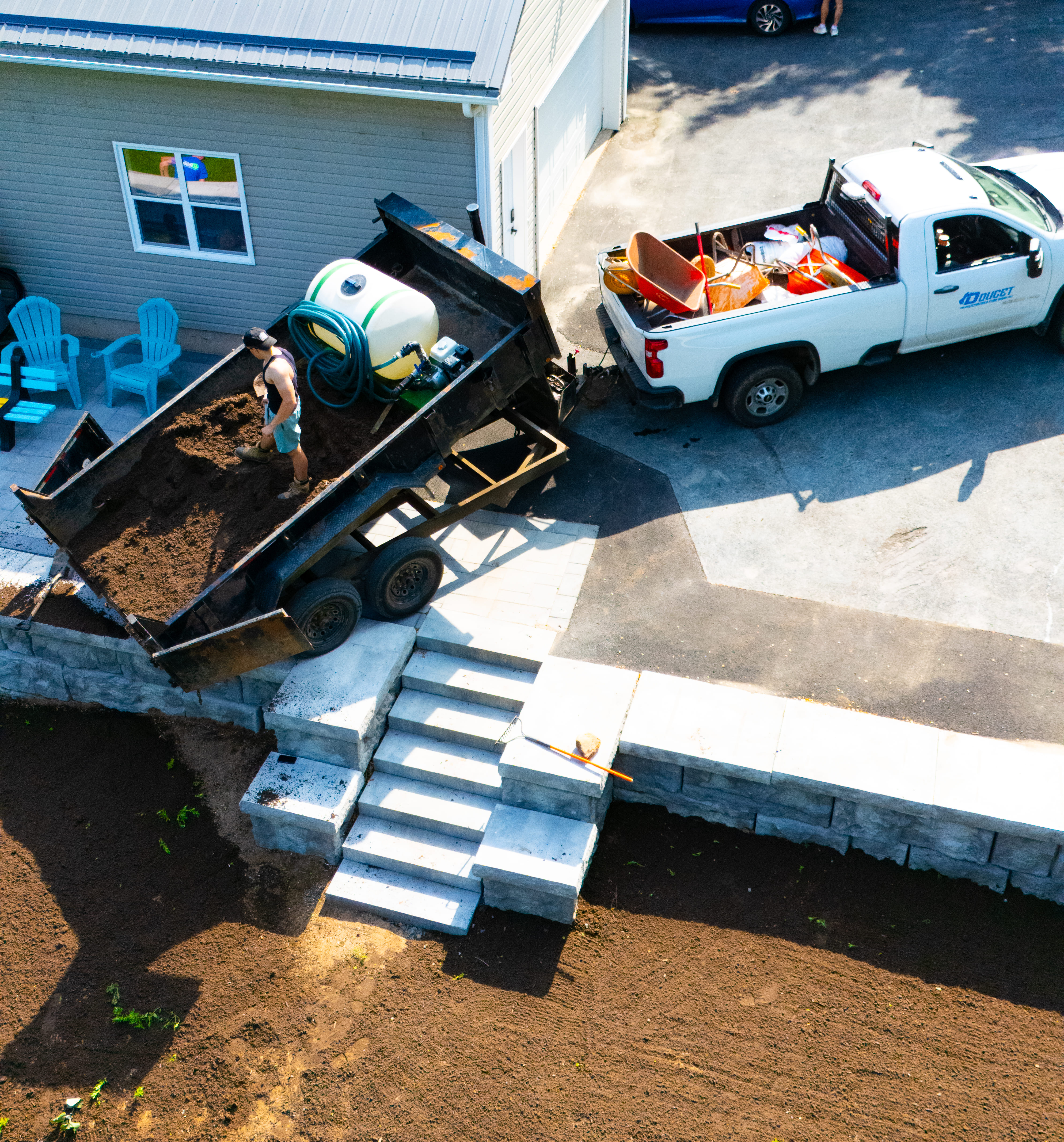Team with wheel barrows