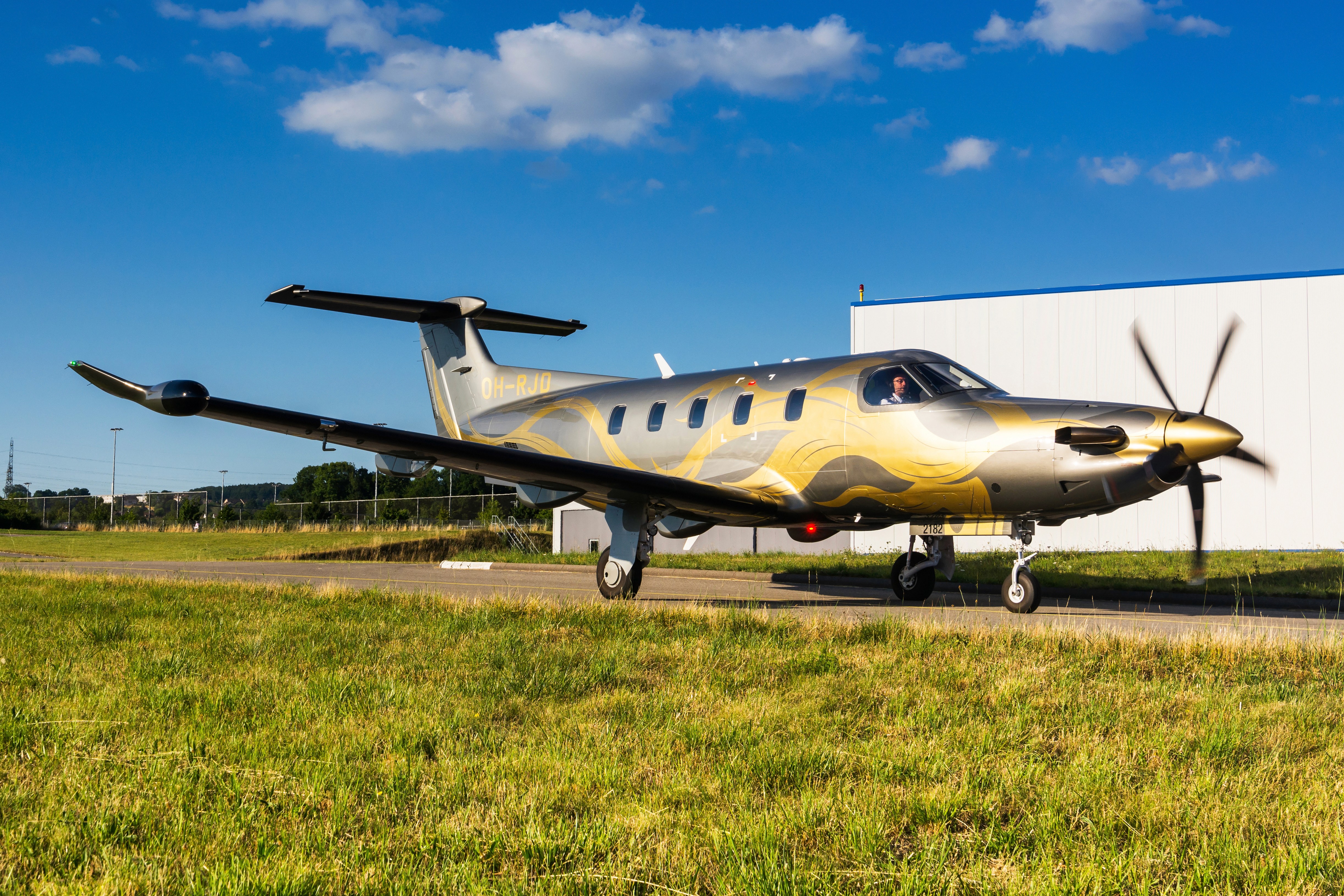 Pilatus PC-12 exterior