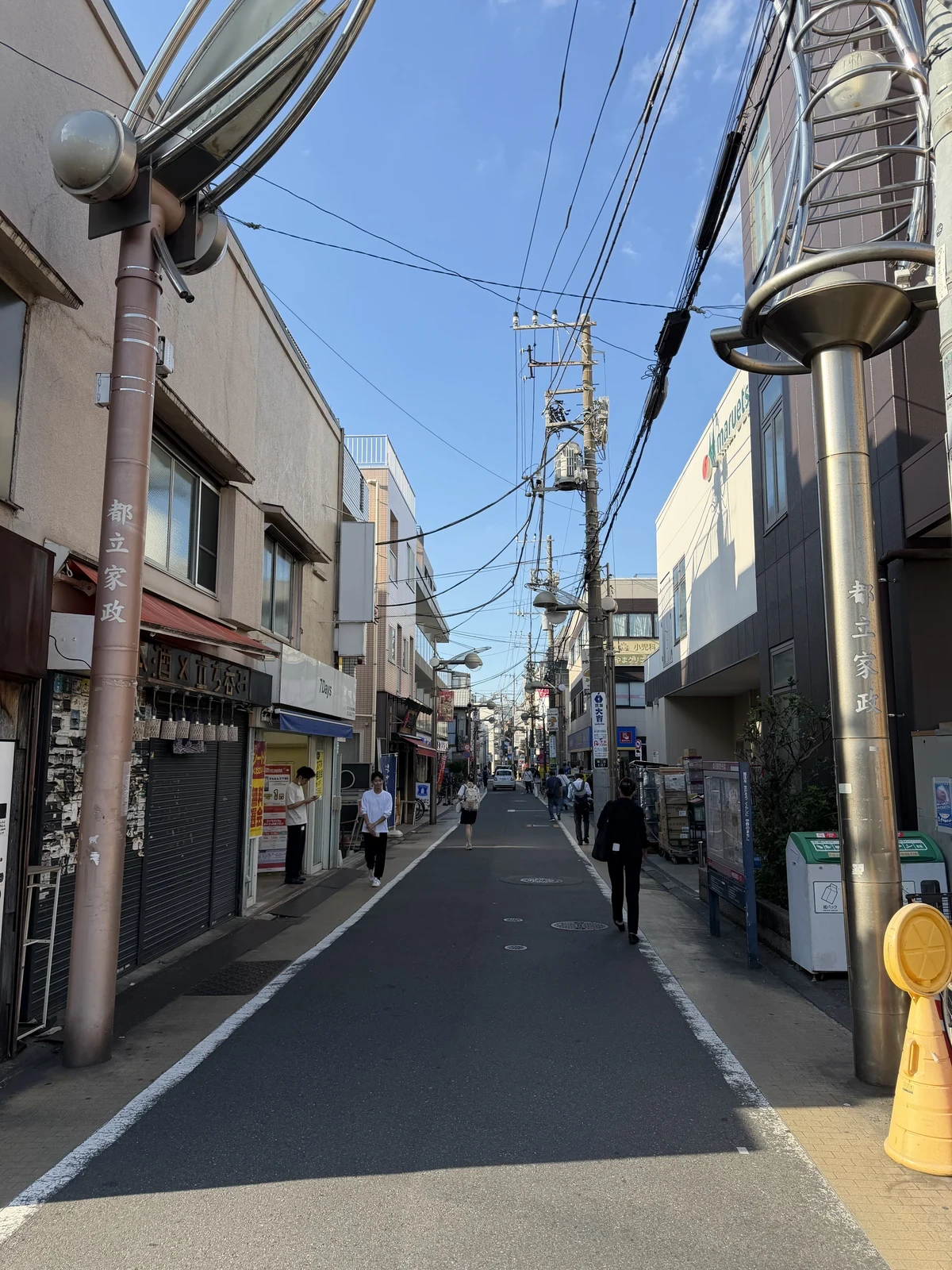 駅周辺の商店街