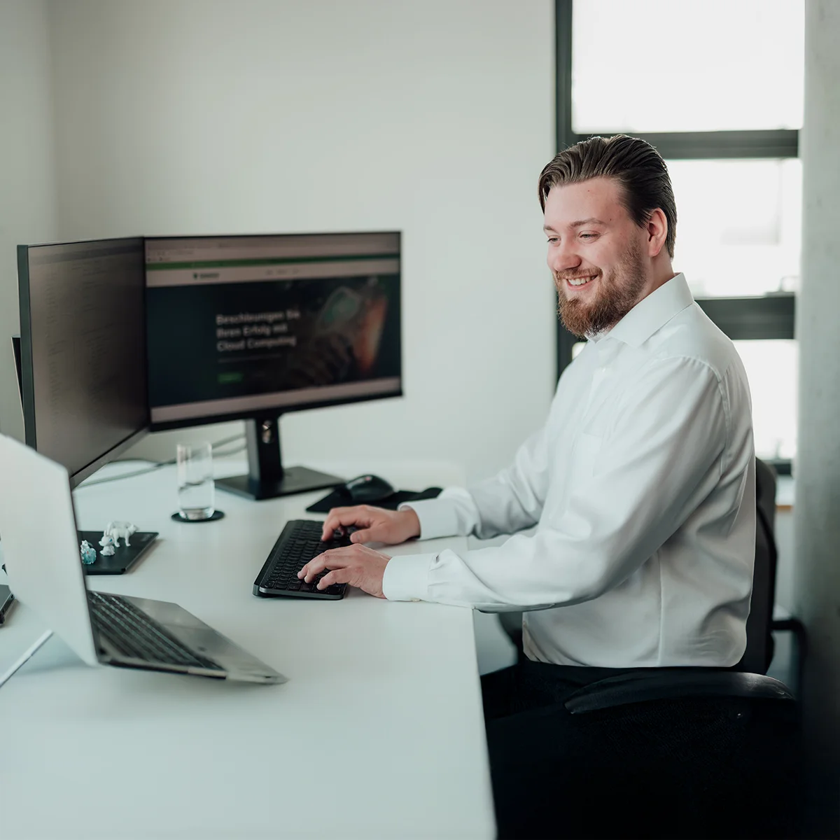 Mitarbeiter am Bildschirmarbeitsplatz