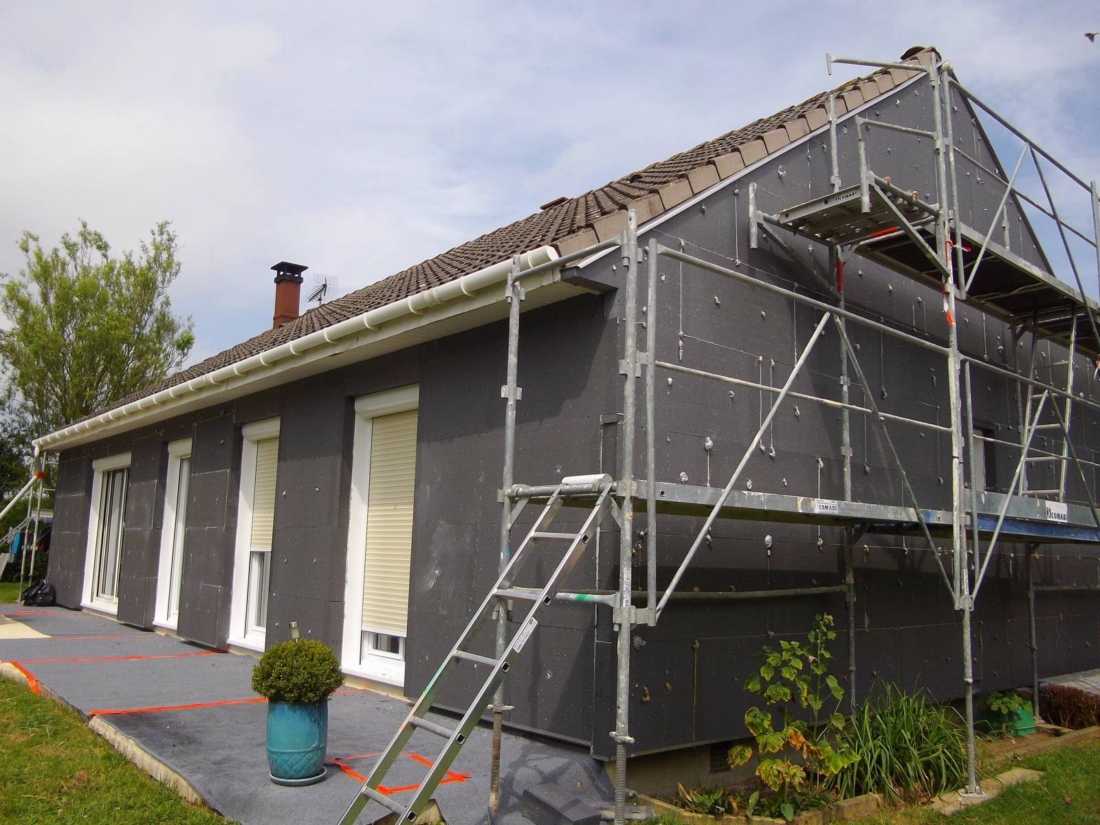 Isolation éxtérieur en cours de réalisation