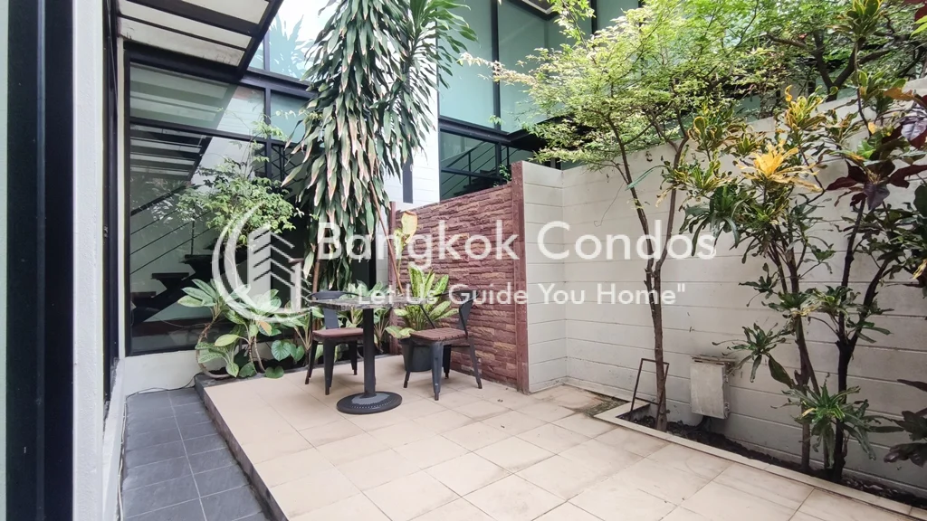 Baan Sasida 3 Bedroom Pet-Friendly Duplex Phrom Phong 5