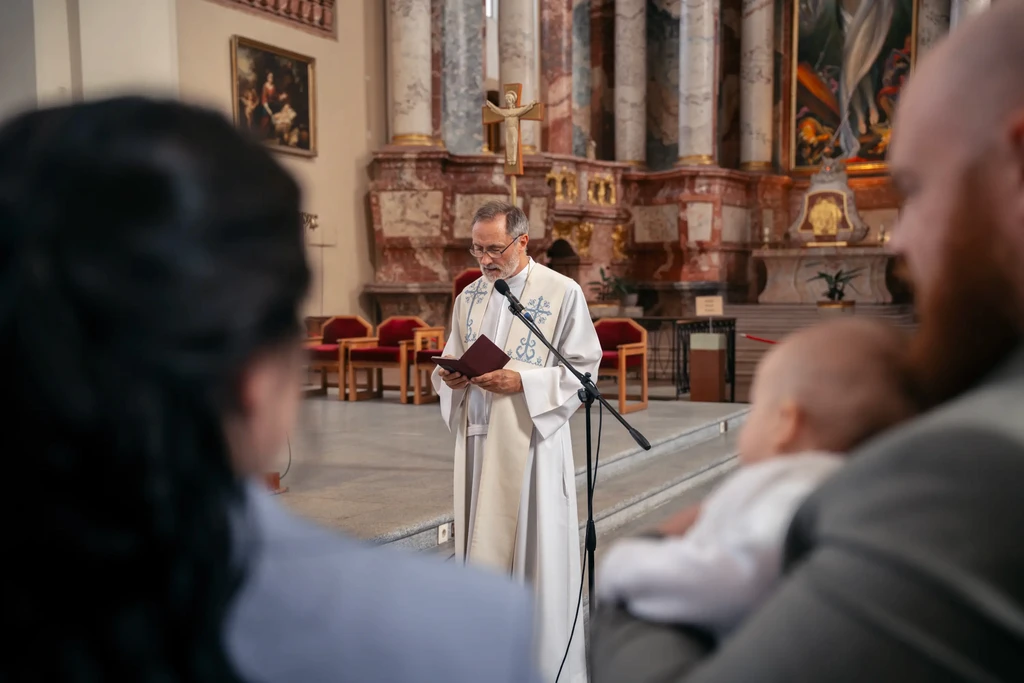 Krikštynų šventės akimirkos, krikšto tėveliai