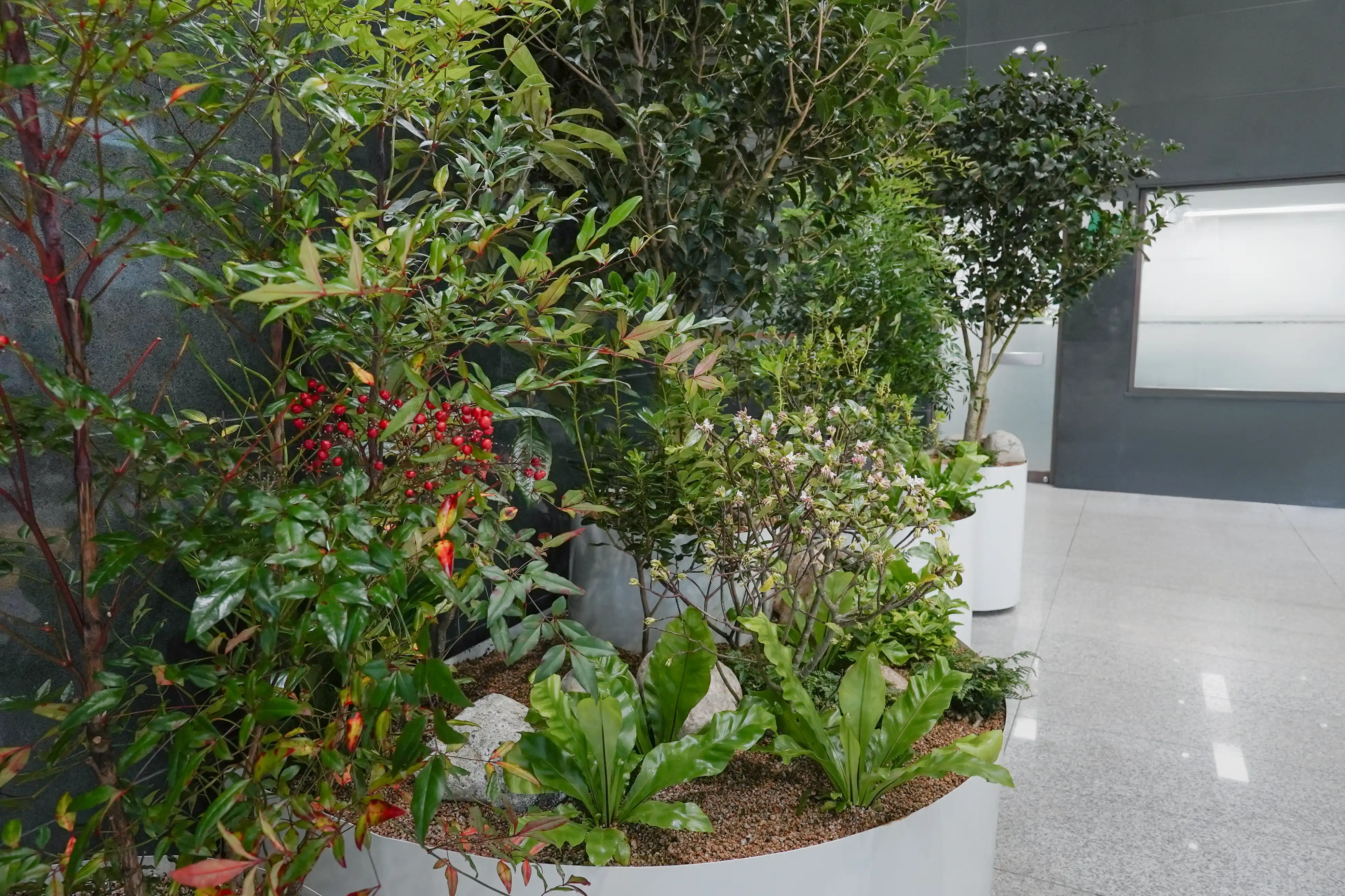 유니크한 디자인의 에코피플 실내조경