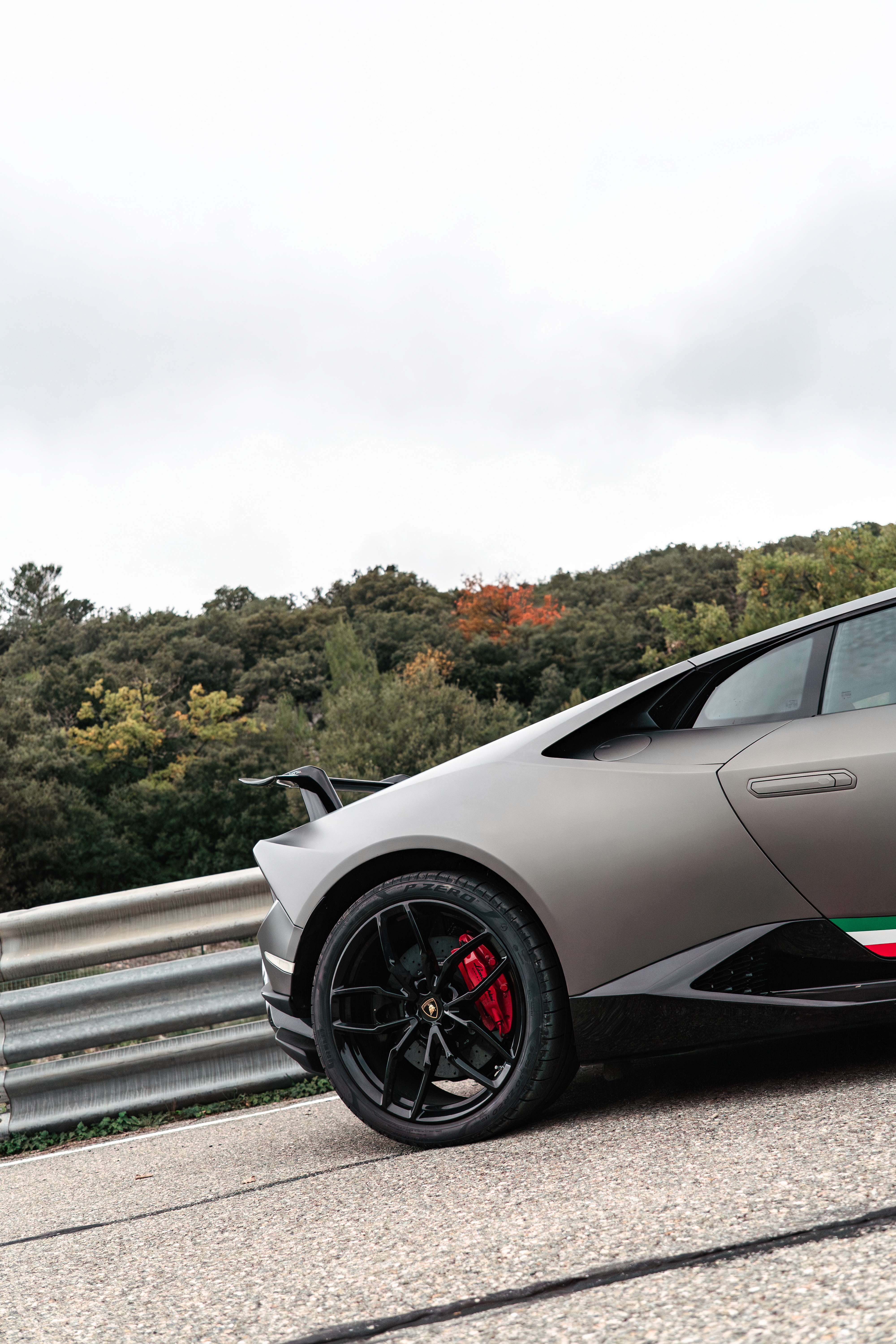 Woman in Teal Setting