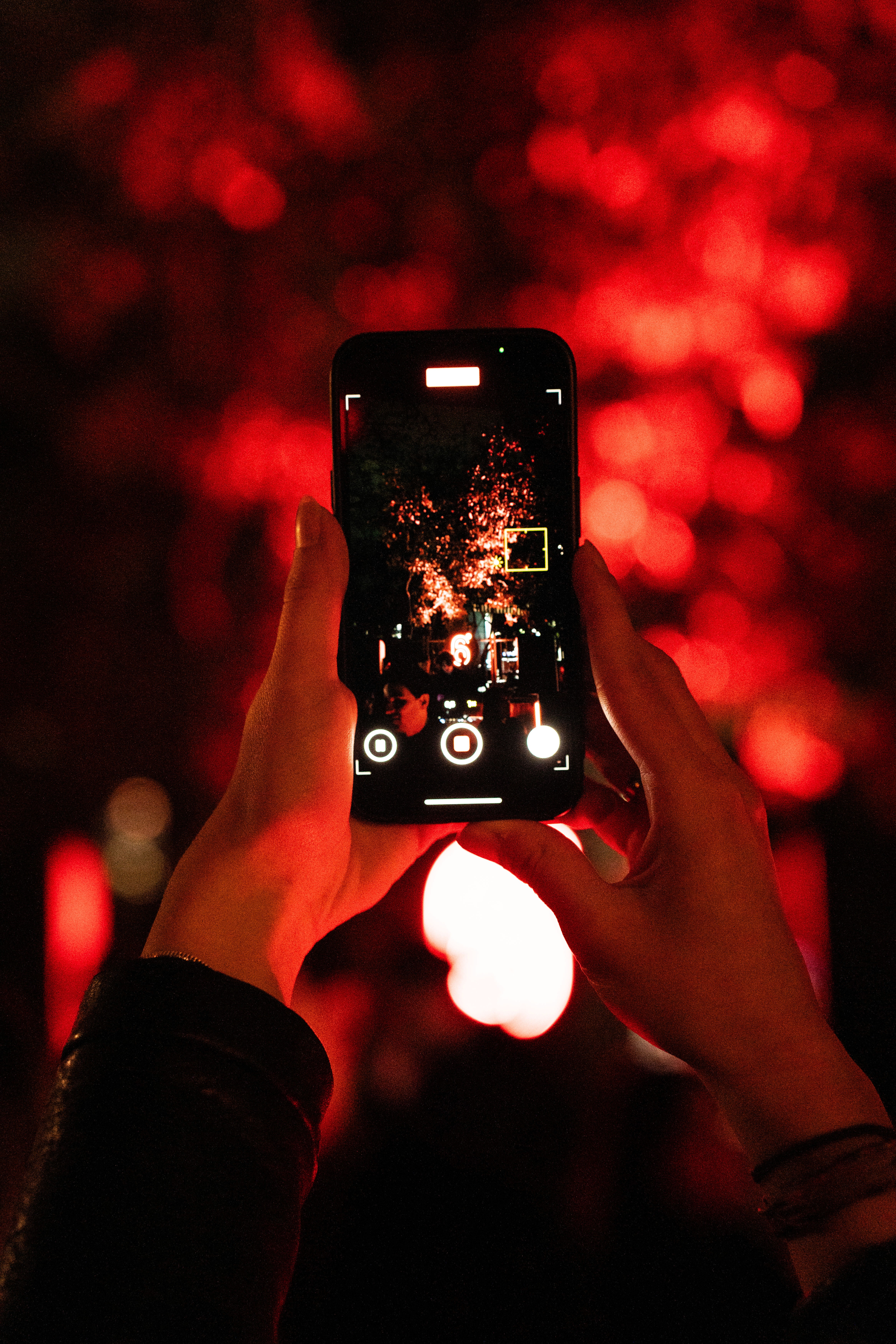 Sestopiano è un collettivo musicale che organizza eventi musicali a Torino pensati per chi cerca esperienze immersive e serate fuori dagli schemi. Ogni evento è curato nei dettagli, dalla selezione musicale alle collaborazioni con artisti emergenti e producer elettronici.