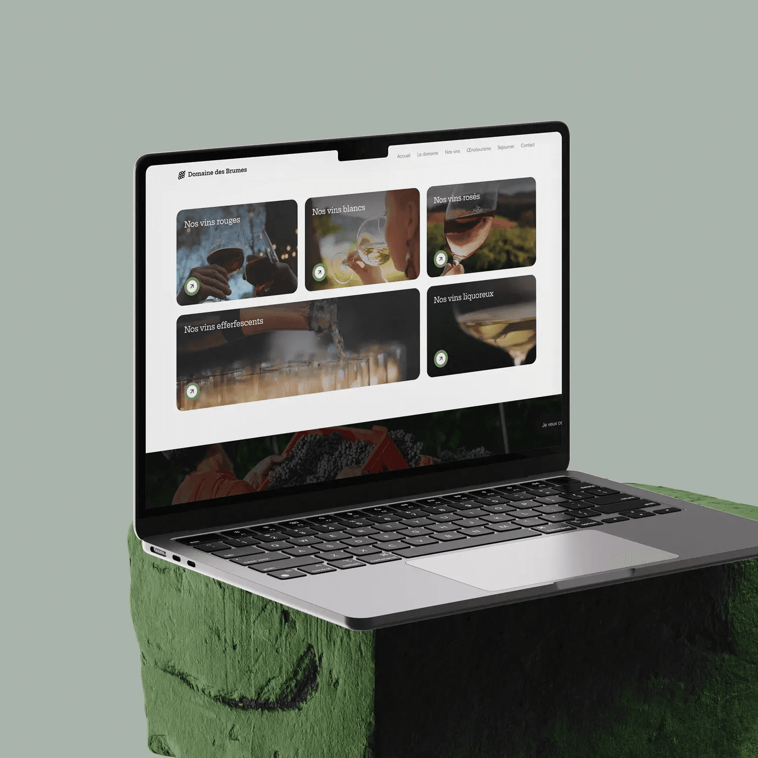 Logo sur un bloc orange