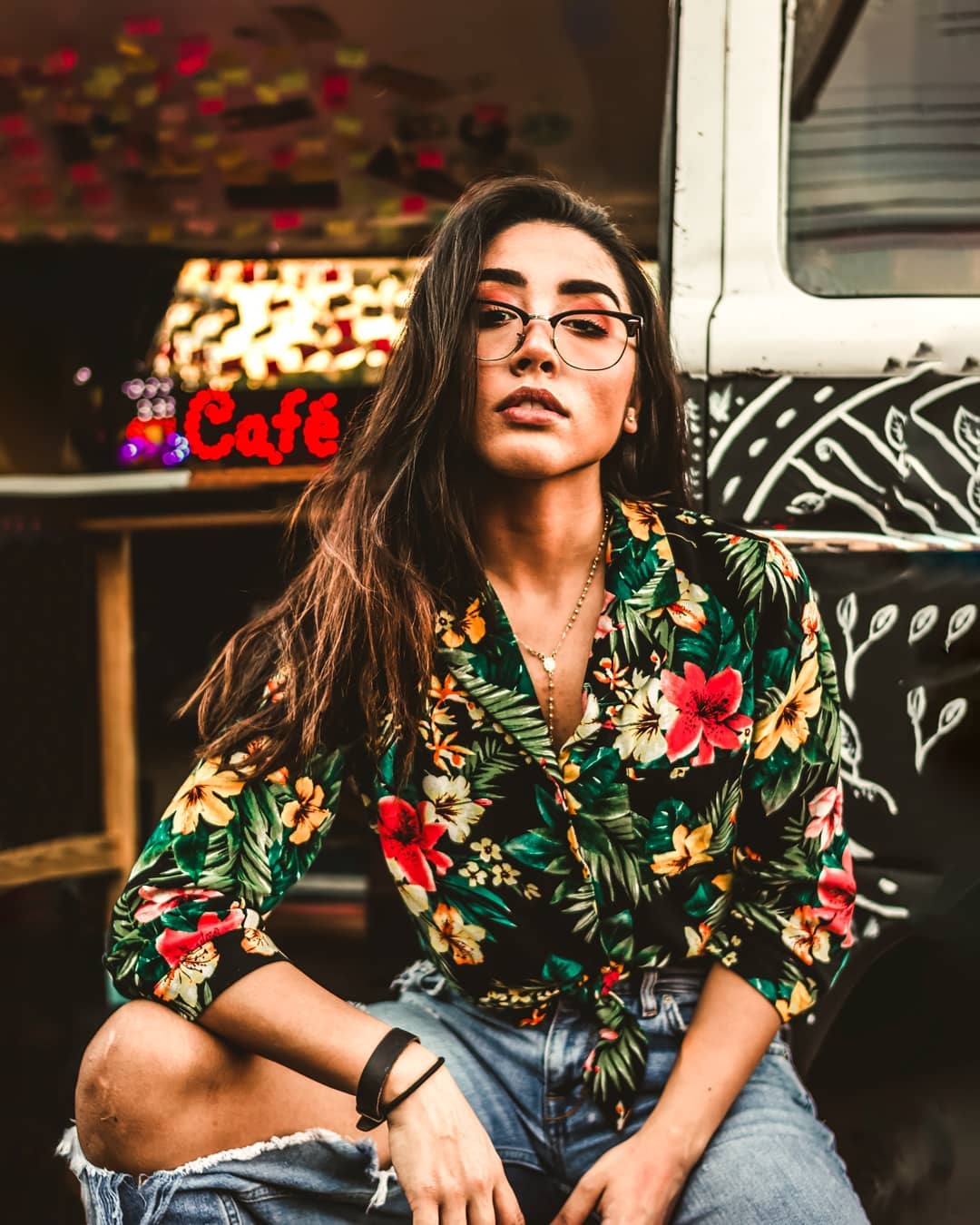 High-quality headshot with natural light by Studio 222