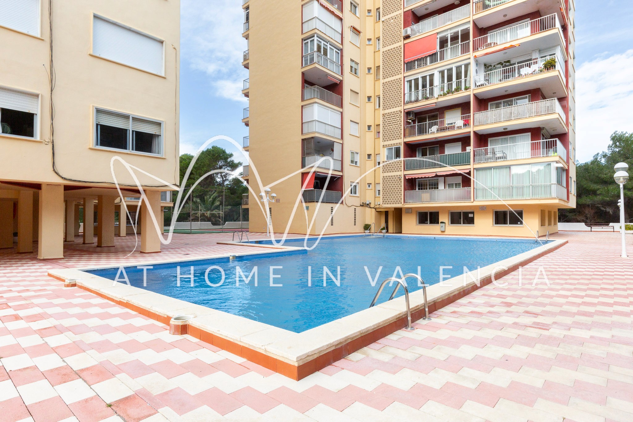 Apartment's second bedroom photo