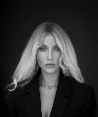 Portrait of Katelyn Leusenkamp