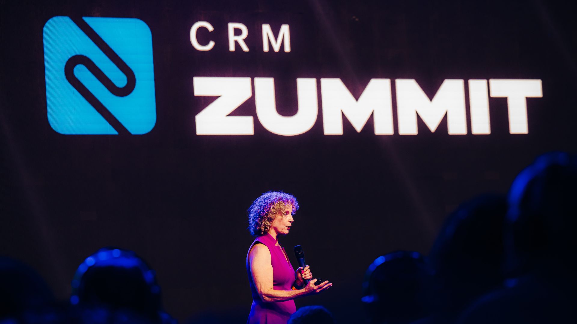 CRM na prática: como evitar a perda de clientes no B2B, segundo Donna Weber