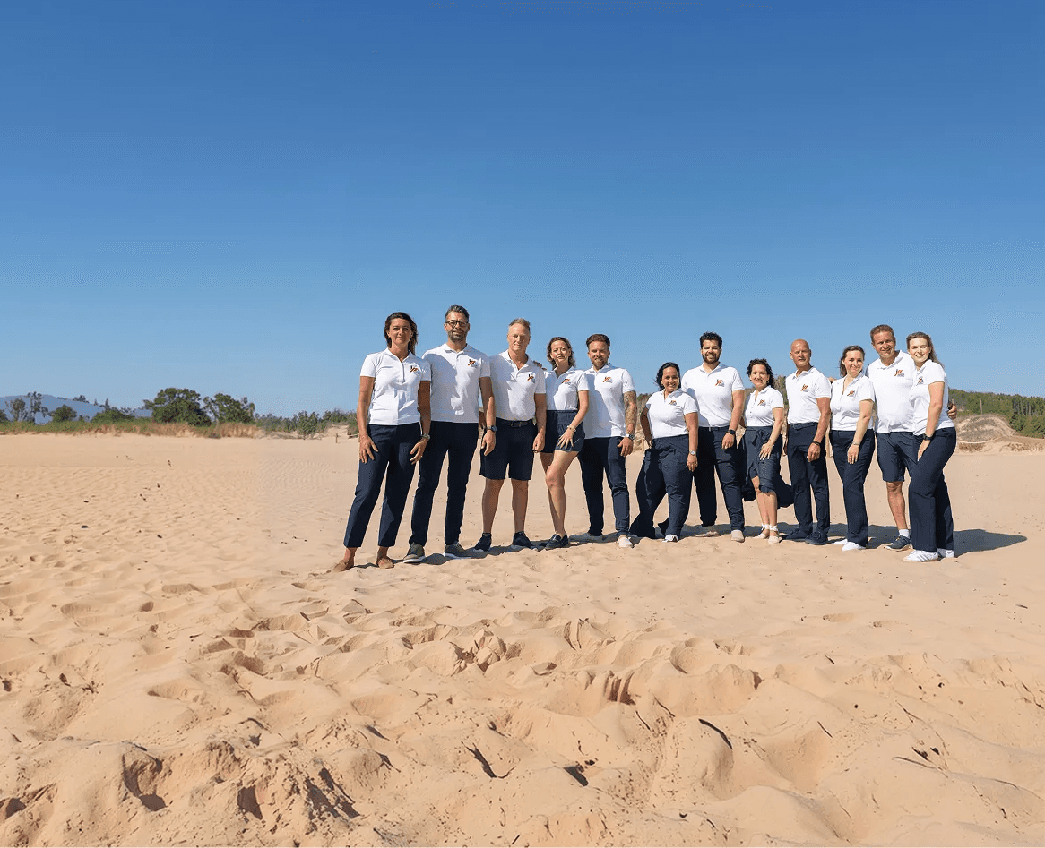 Het team van IPM Spain onder een boom