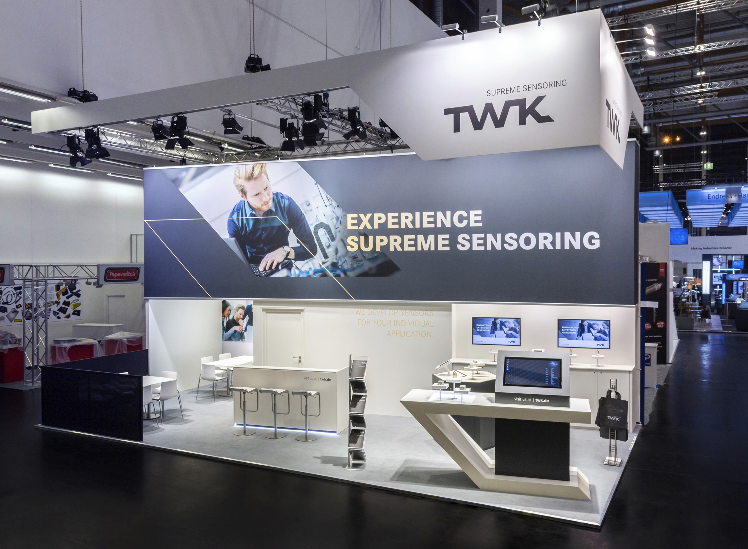 Here comes the alt text