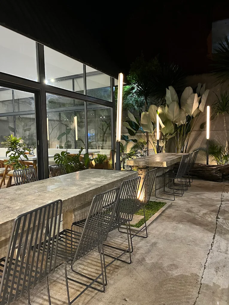 Outdoor Place on Tanulo