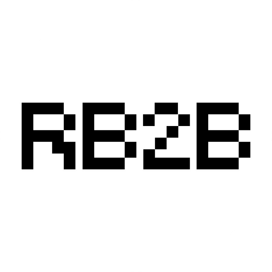 Logo of Datagma, featuring a round blue background with the word "datagma" in white, modern font.