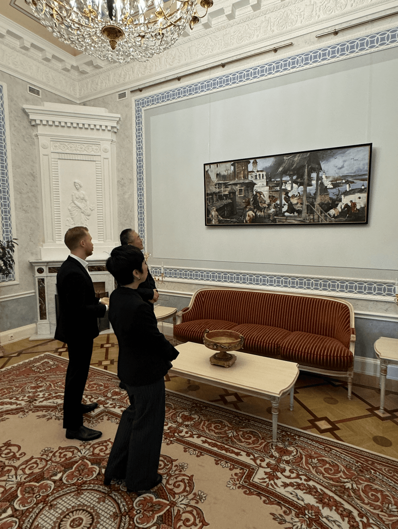 Ivan Loginov exhibition in the State Complex “Palace of Congresses”. with the Consul General of China