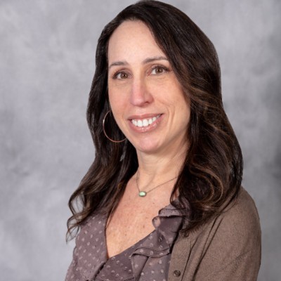 man in black crew neck shirt