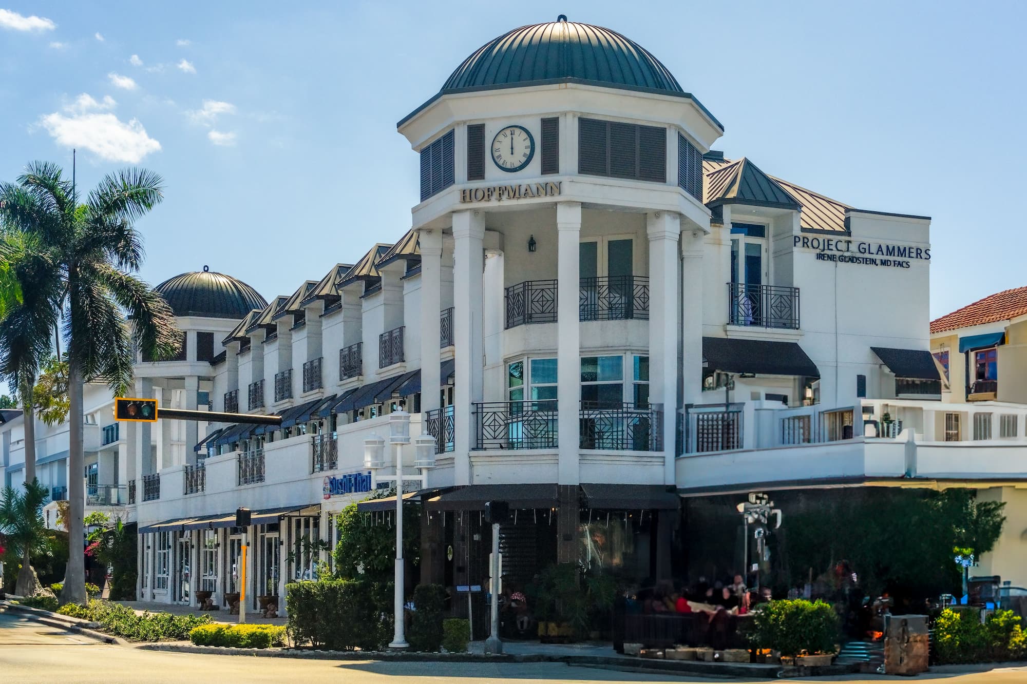 Luxury condominium building in Naples, Florida representing local real estate investment opportunities