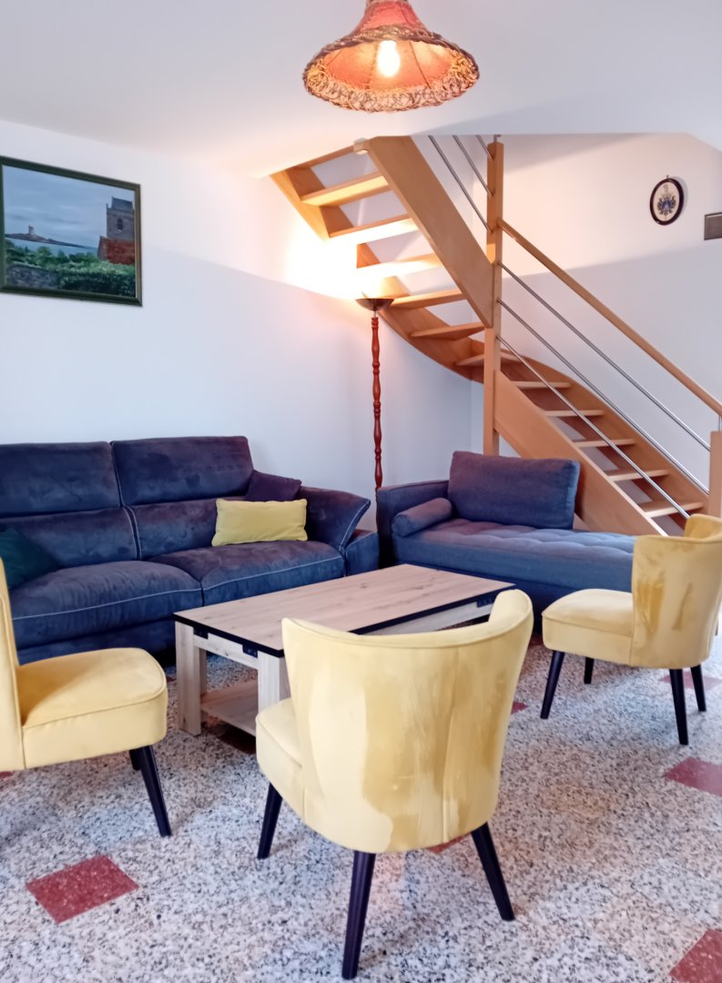 Intérieur salon chaleureux gîte la bignone à saint marcouf en cotentin