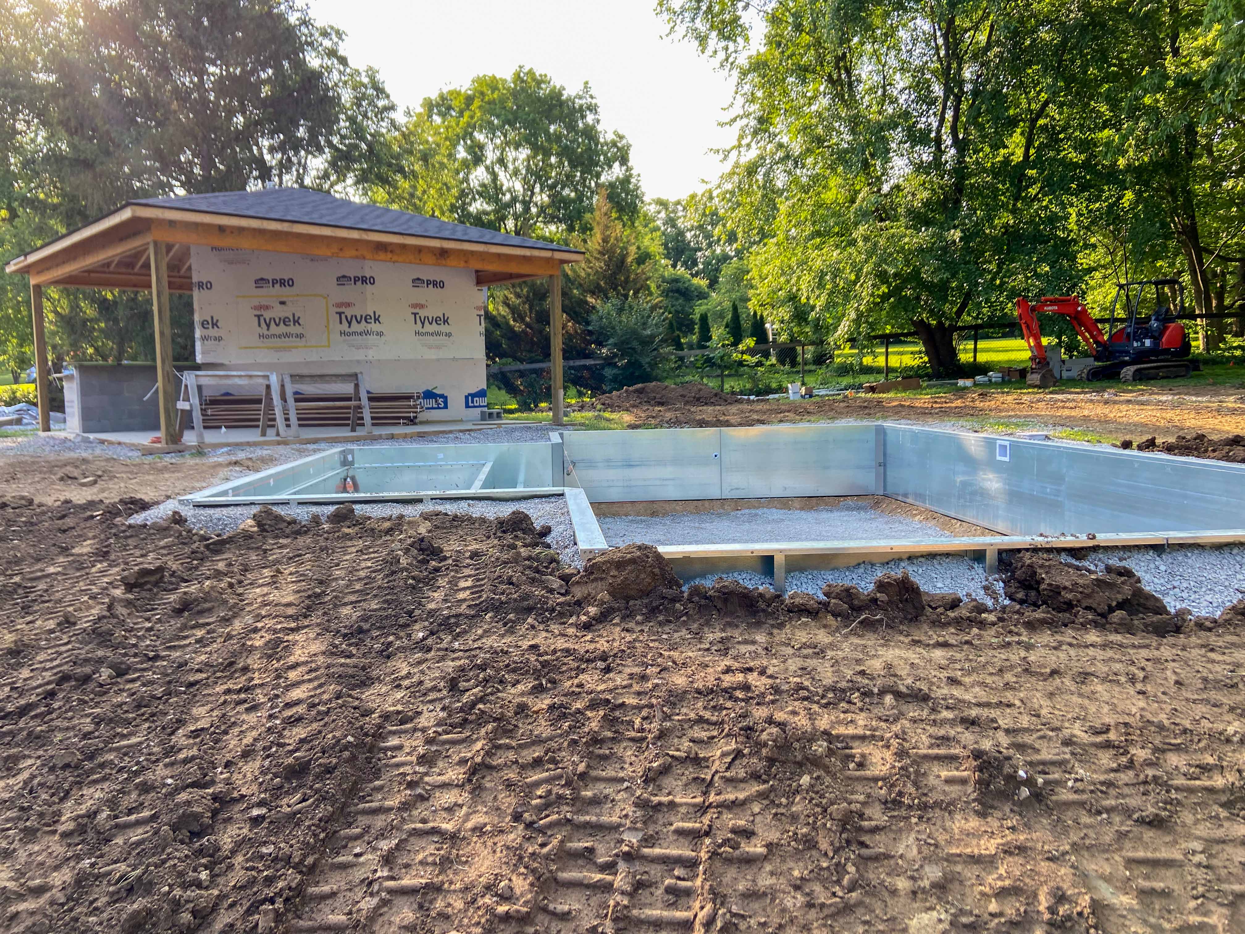 construction process of fiberglass pool installation