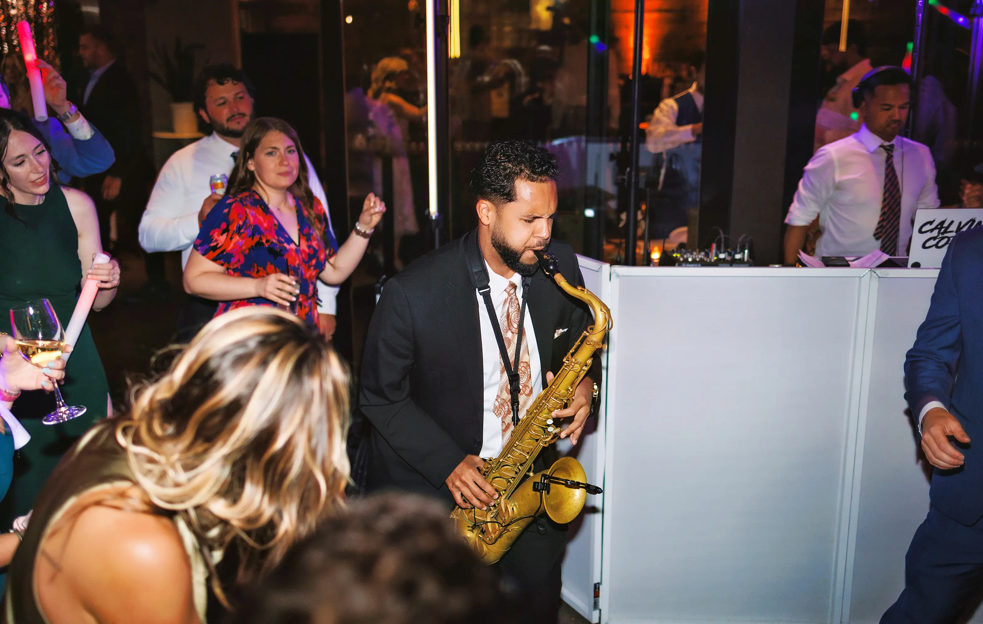 Chicago saxophonist DG Sax playing the saxophone at a wedding