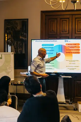 Person giving a presentation on an open-machVE screen.