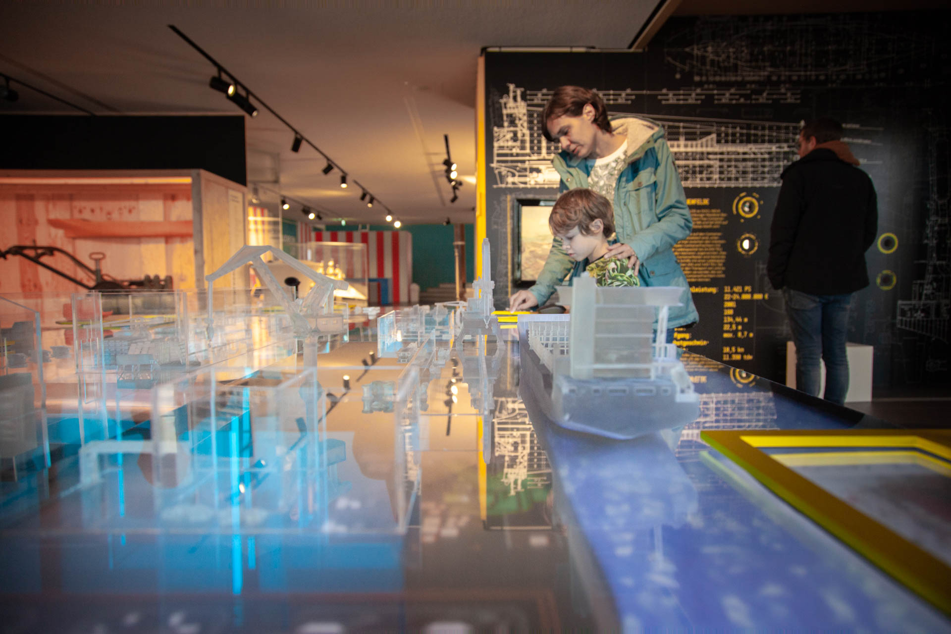 Interactive augmented scientific scale model