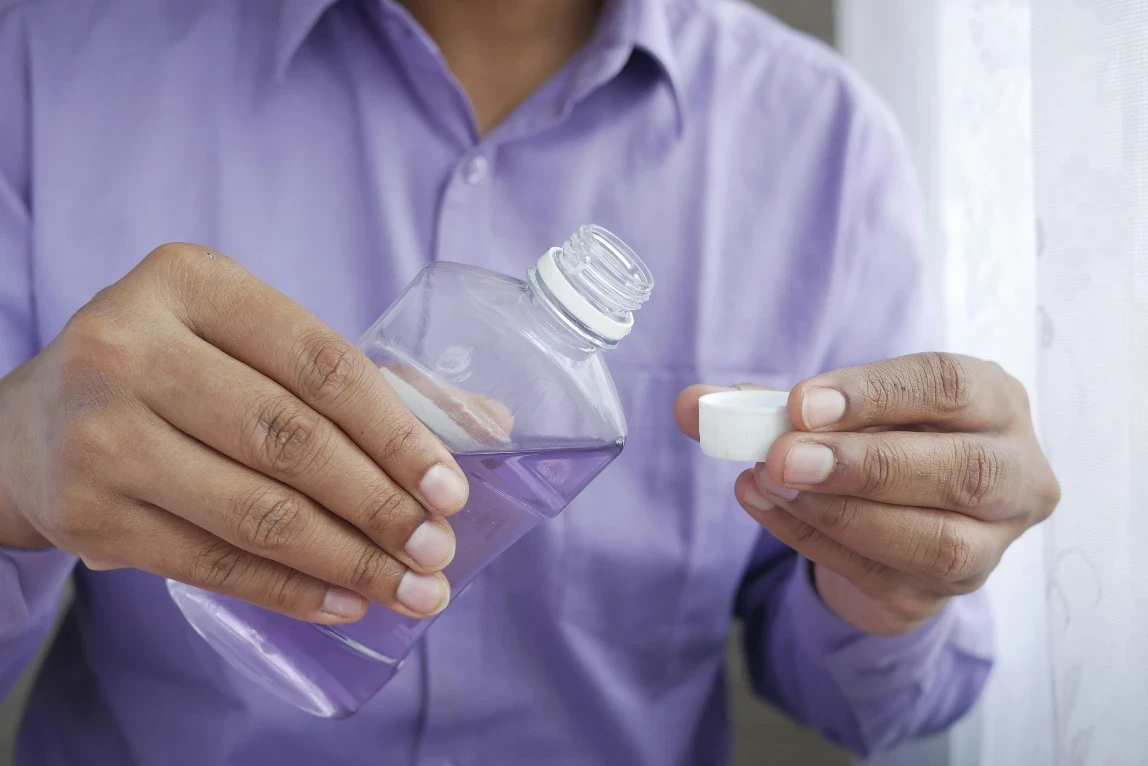 Effect of different concentrations of commercially available mouthwashes on wound healing following periodontal surgery: a randomized controlled clinical trial | Bloor-Yorkville Periodontics