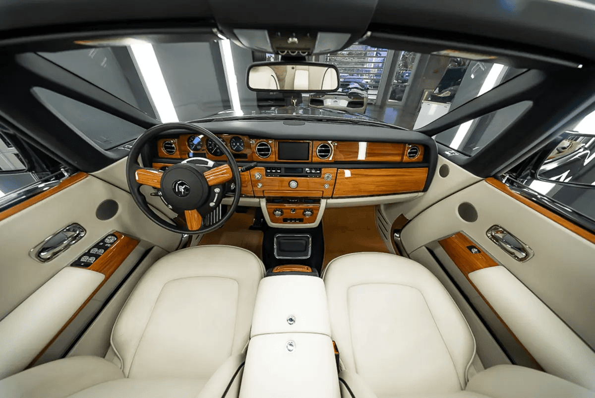2010 Rolls-Royce Phantom Drophead photo 30