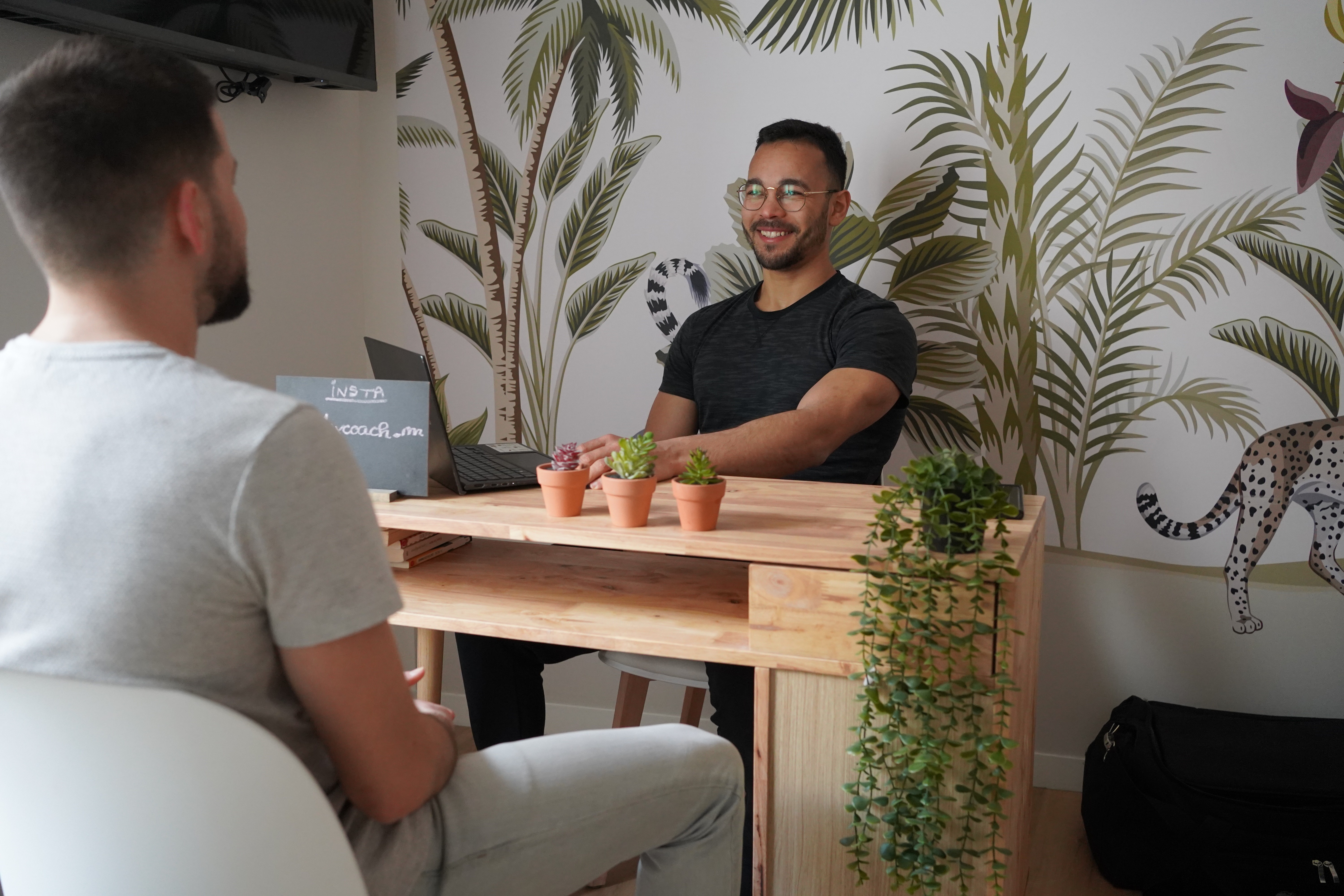 Coach explaining stuff to an athlete