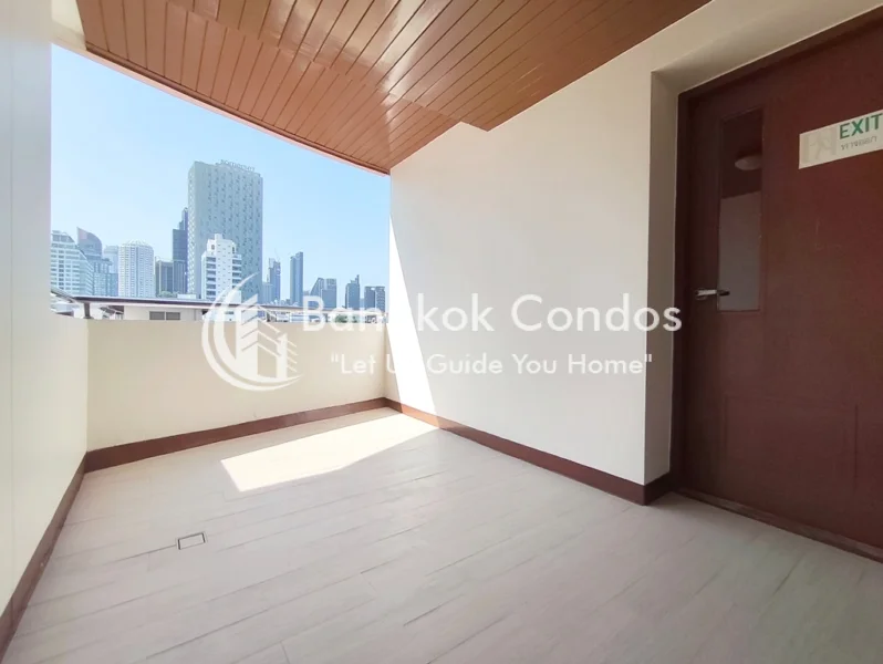 NT Tower 3 Bedroom Pet-Friendly Condo Thong Lor 5