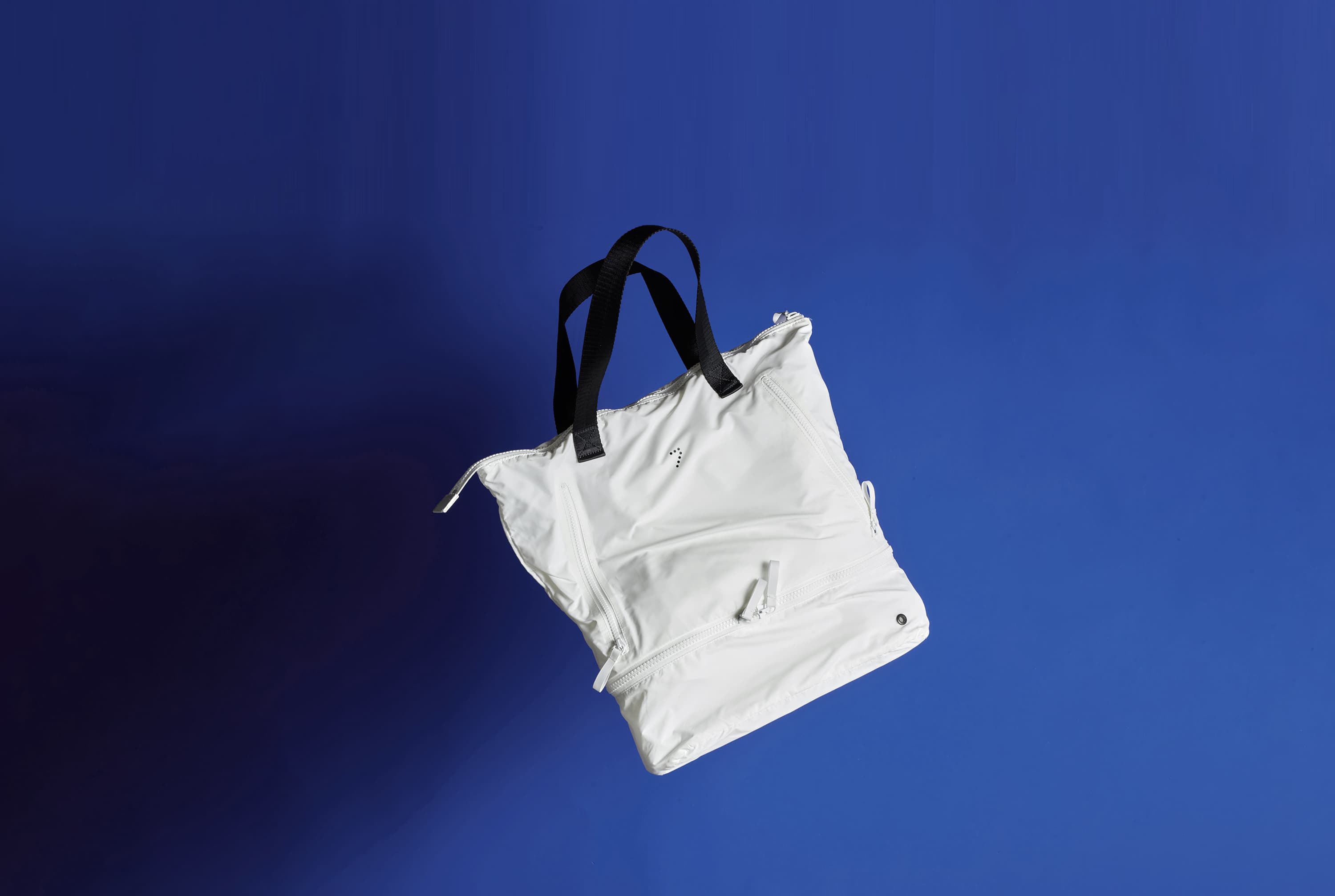 Atratus website on laptop