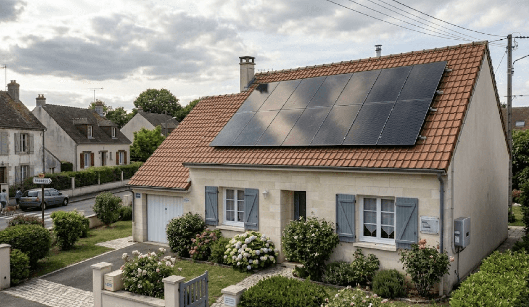 Photo d'une maison équipé d'une installation de panneaux solaires par Solarock