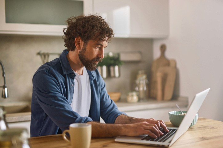 Coach explaining stuff to an athlete