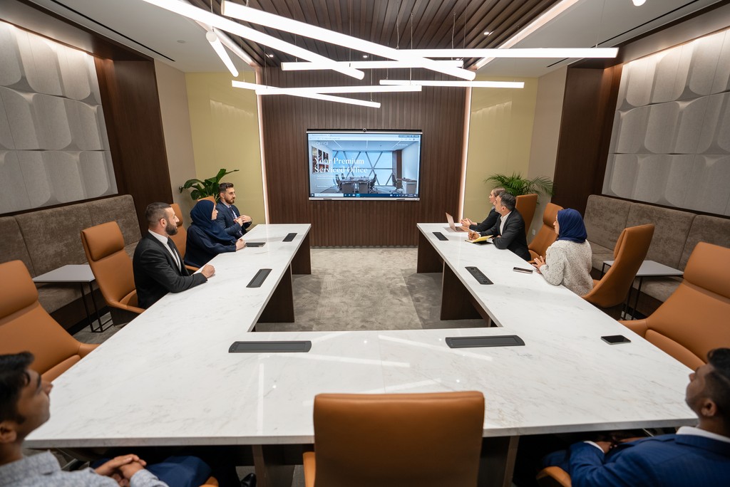 High-end business lounge with a collaborative work environment, perfect for strategy sessions and client meetings.