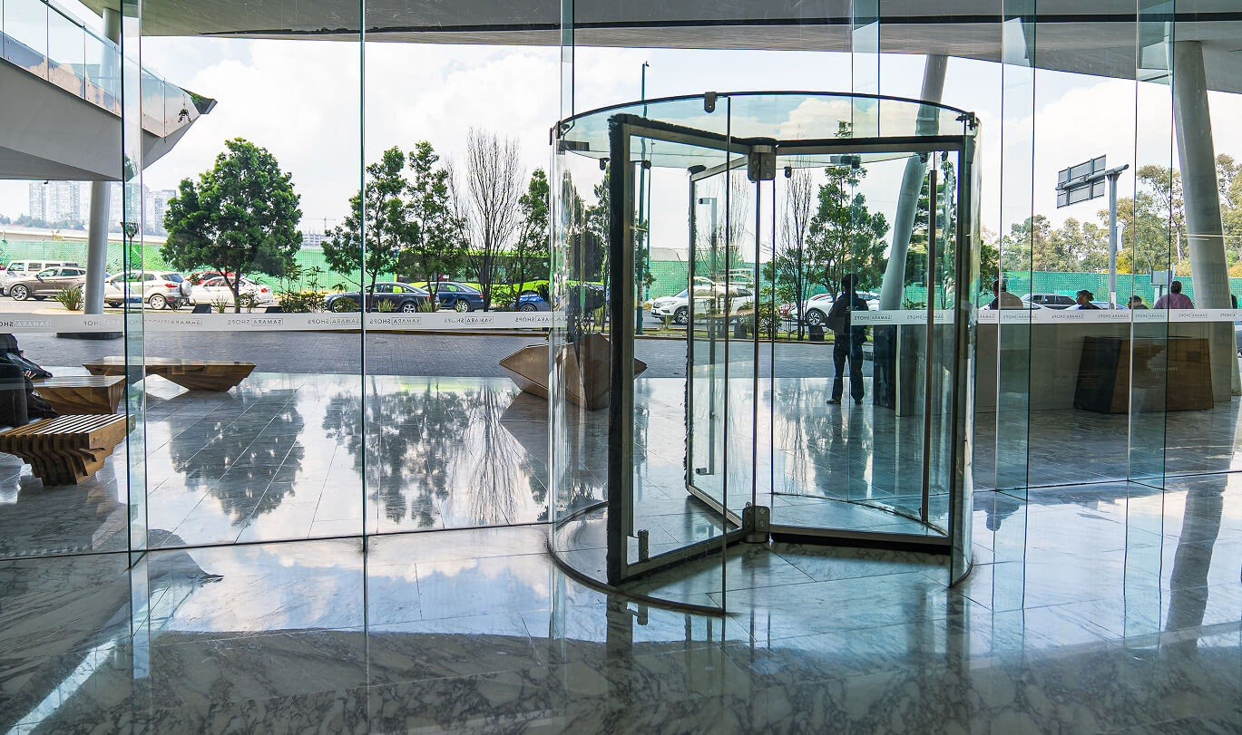 1,500 CRYSTAL PUERTA GIRATORIA MANUAL